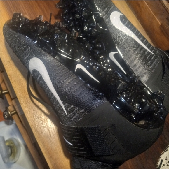 Nike men Alpha Menace Elite 2 football cleats - Picture 6 of 10